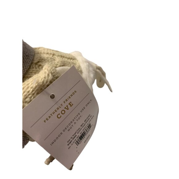 New Cove Wondershop Feathered Friends 2023 Bird In Sweater Hat Scarf Bird Figure - Picture 4 of 5